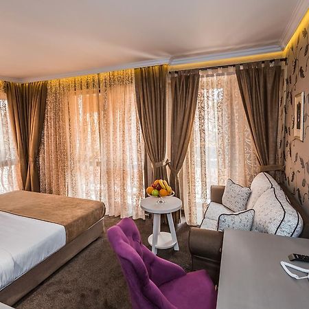 8 1/2 Art Guest House Plowdiw Zimmer foto