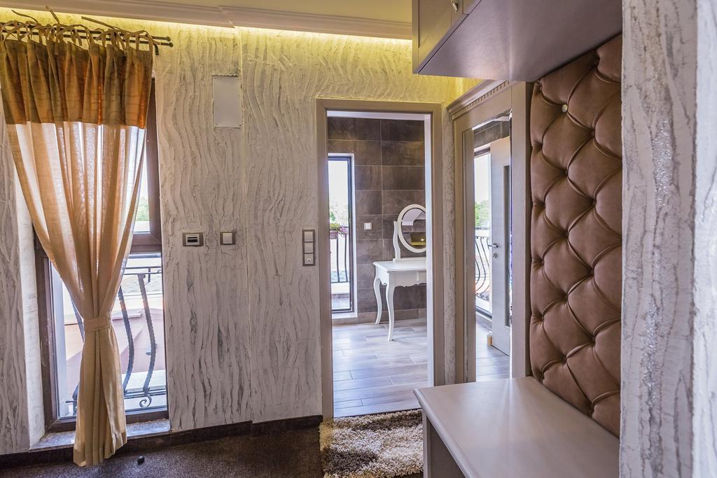 8 1/2 Art Guest House Plowdiw Zimmer foto
