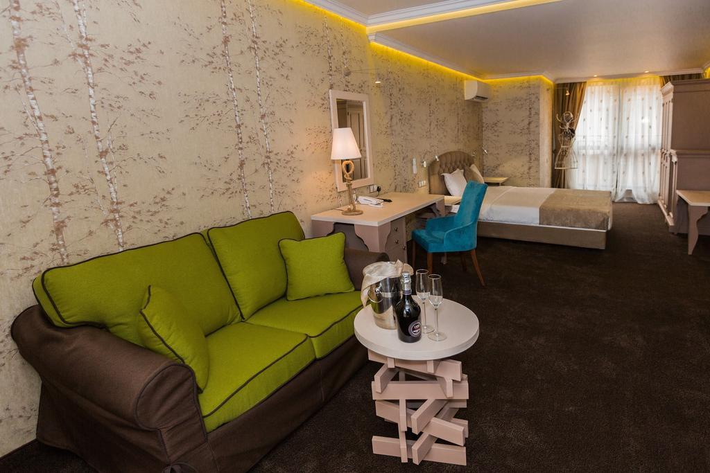 8 1/2 Art Guest House Plowdiw Zimmer foto