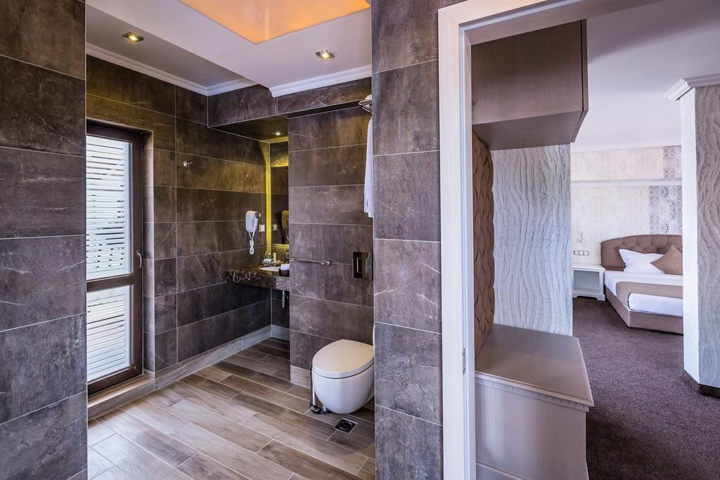 8 1/2 Art Guest House Plowdiw Zimmer foto