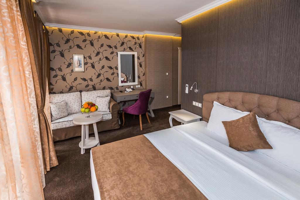 8 1/2 Art Guest House Plowdiw Zimmer foto